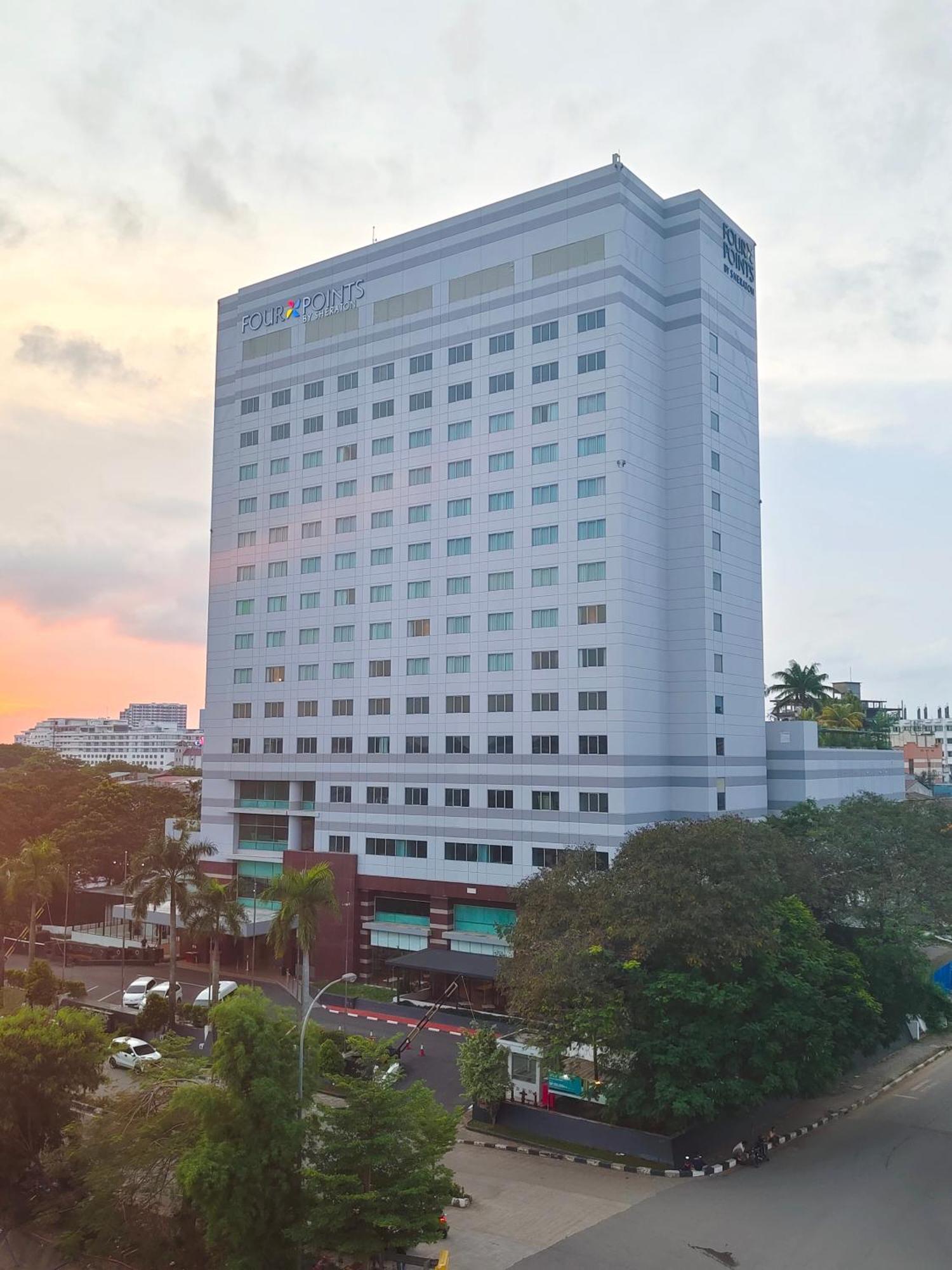 Four Points By Sheraton Batam Nagoya Exterior photo